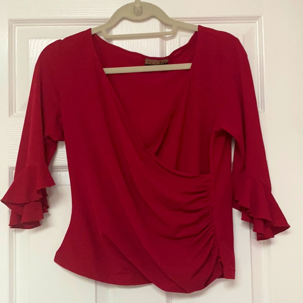 Red flare top